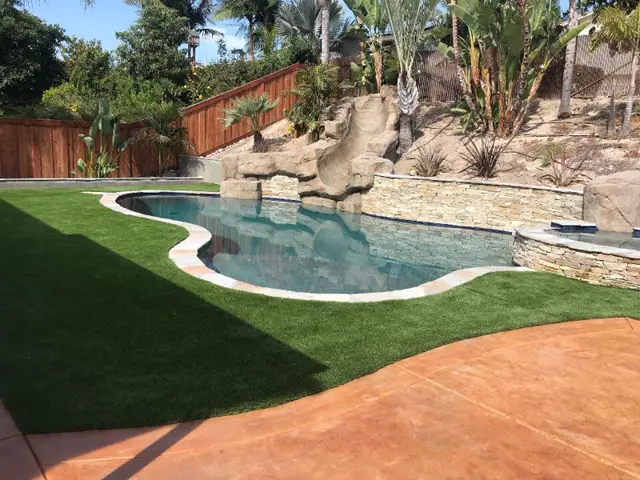Mirage 82 synthetic turf in a Tucson area yard, photo 10
