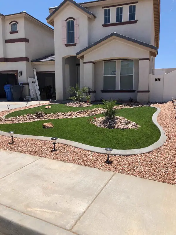 Mirage 82 synthetic turf in a Tucson area yard, photo 17