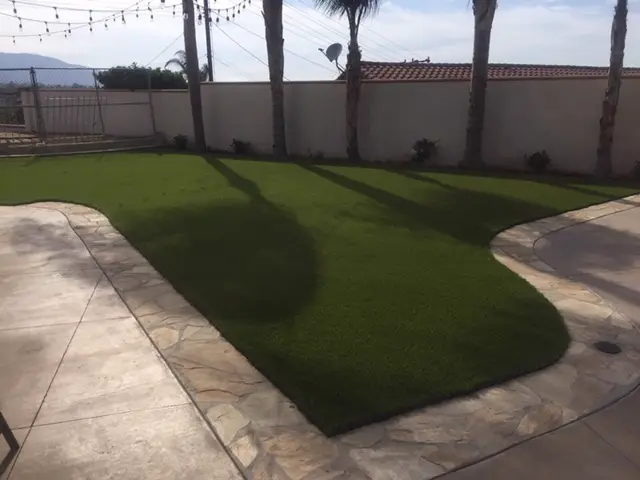 Mirage 82 synthetic turf in a Tucson area yard, photo 9