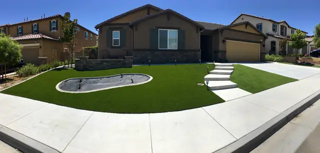 Mirage 94 synthetic turf in a Tucson area yard, photo 5